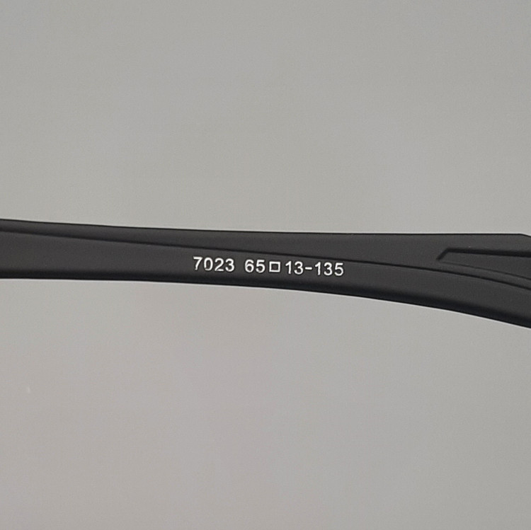 عینک ورزشی دوچرخه سواری و موتور سواری اکلی oakley