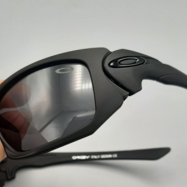 عینک ورزشی دوچرخه سواری و موتور سواری اکلی oakley