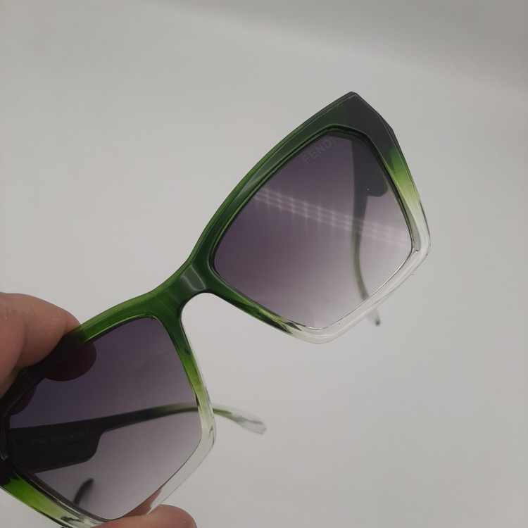 عینک آفتابی زنانه FENDI فندی